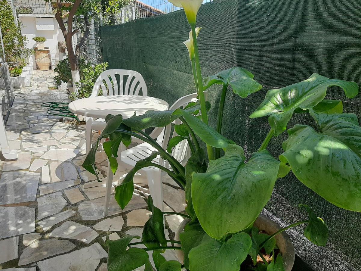 Cozy Flat In Nea Makri Appartement Buitenkant foto