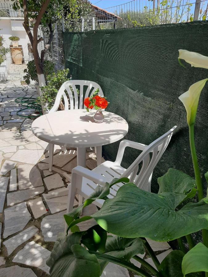 Cozy Flat In Nea Makri Appartement Buitenkant foto