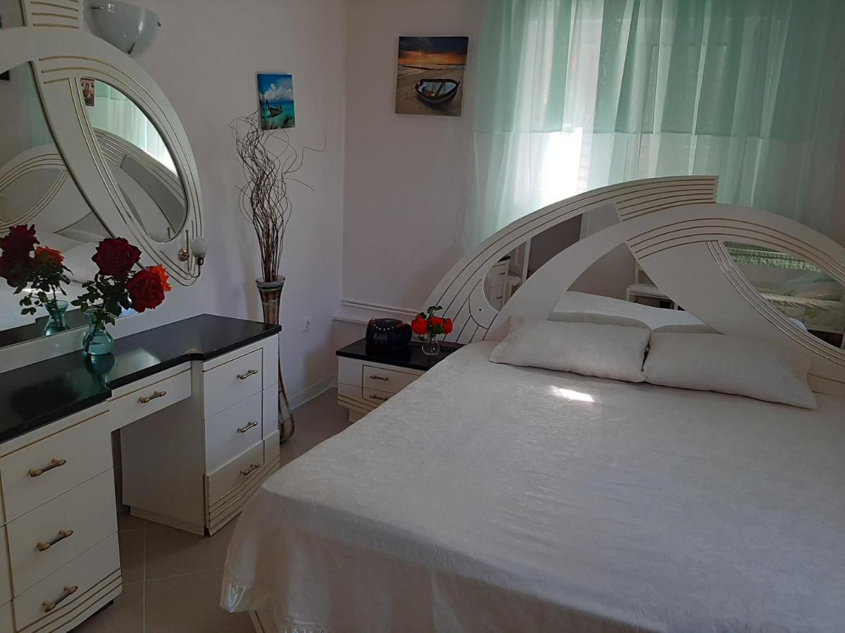 Cozy Flat In Nea Makri Appartement Buitenkant foto